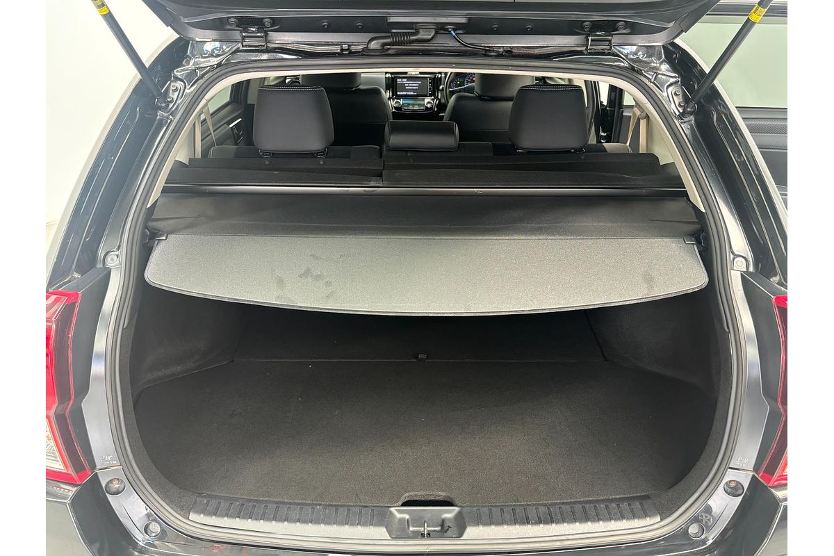 2013 Toyota Corolla Fielder Hybrid WxB NKE165