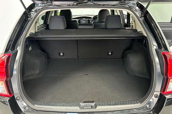 2013 Toyota Corolla Fielder Hybrid WxB NKE165