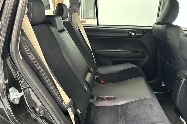 2013 Toyota Corolla Fielder Hybrid WxB NKE165