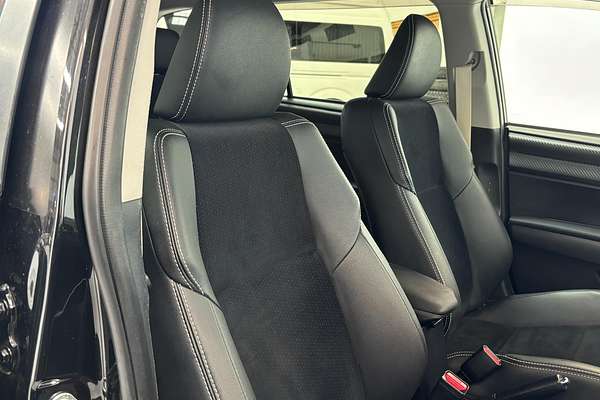 2013 Toyota Corolla Fielder Hybrid WxB NKE165