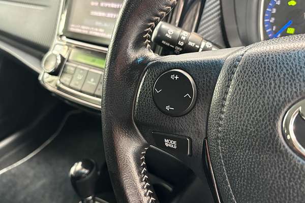 2013 Toyota Corolla Fielder Hybrid WxB NKE165