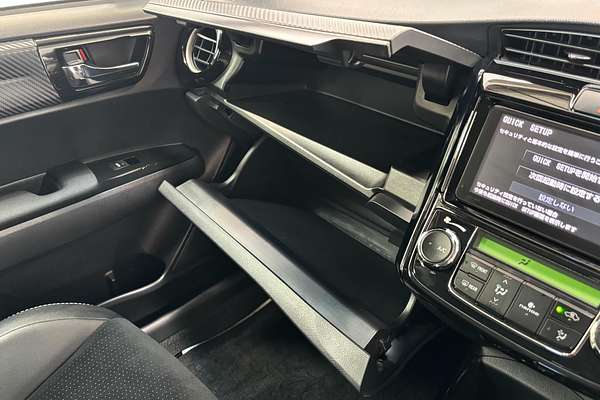2013 Toyota Corolla Fielder Hybrid WxB NKE165