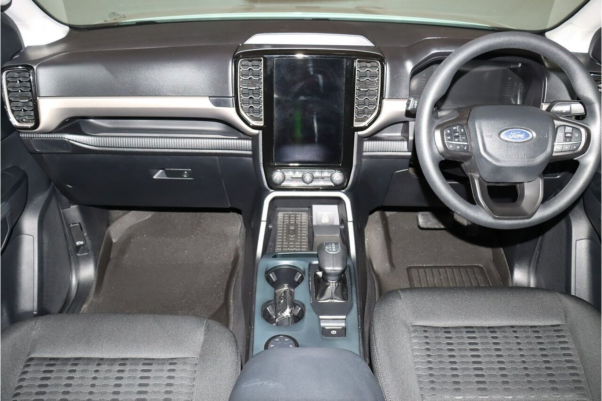 2022 Ford Everest Ambiente