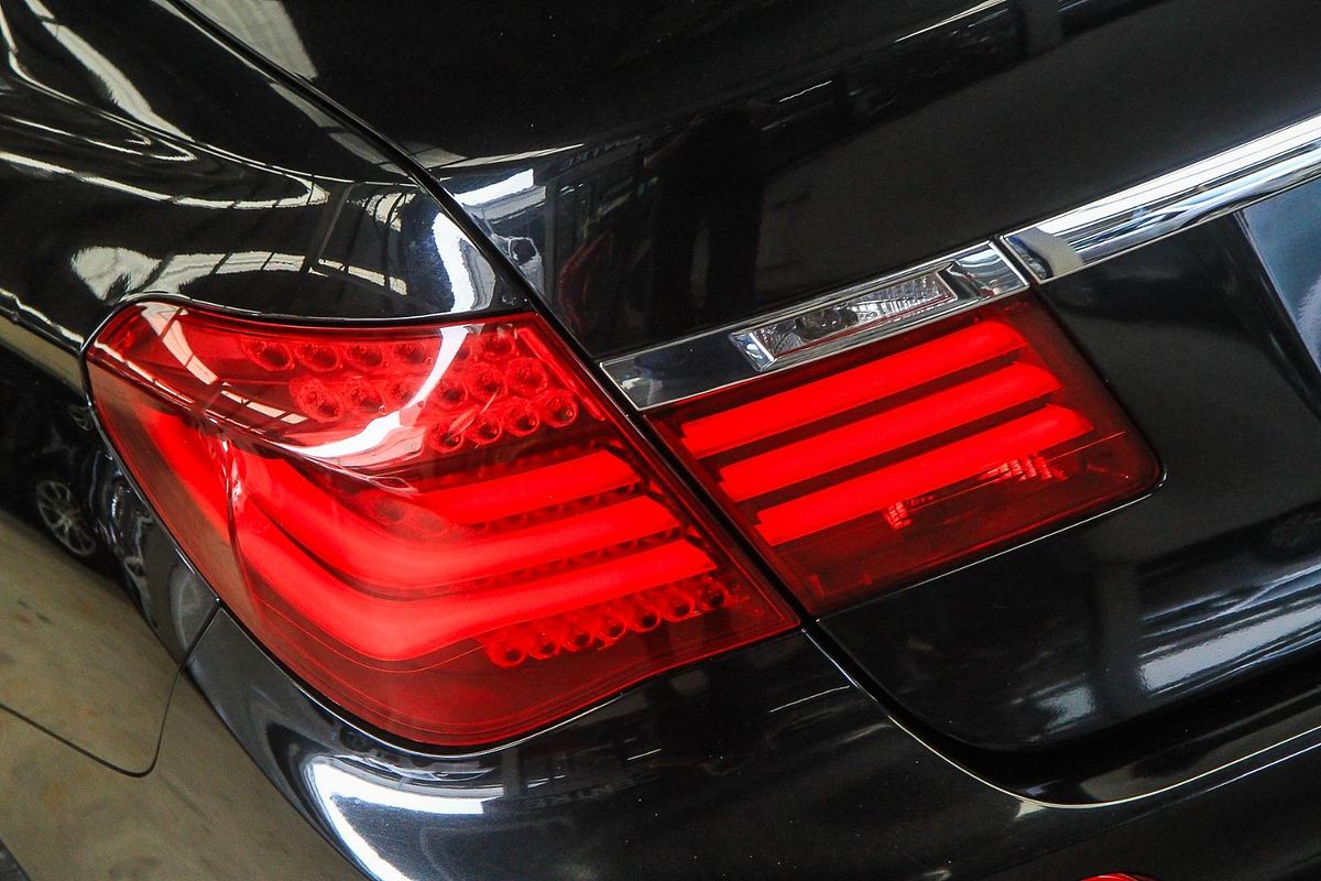2013 BMW 7 Series 740i F01 LCI