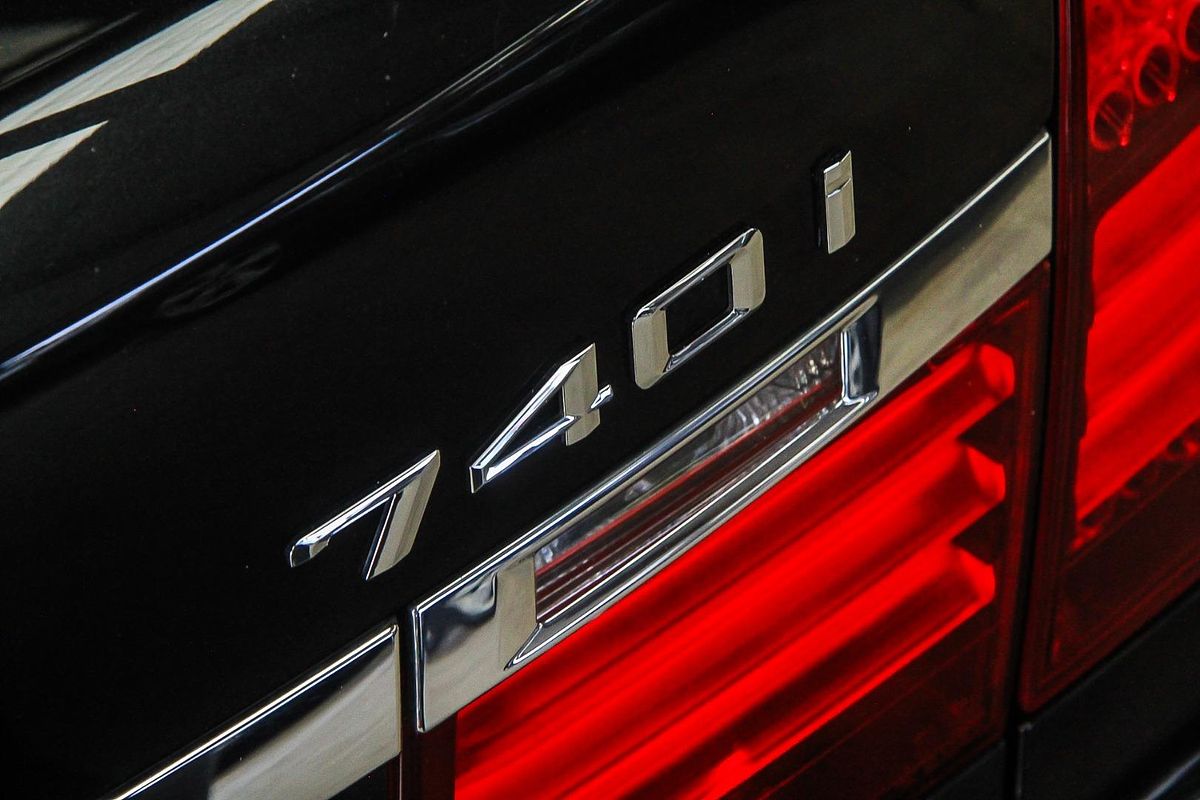 2013 BMW 7 Series 740i F01 LCI