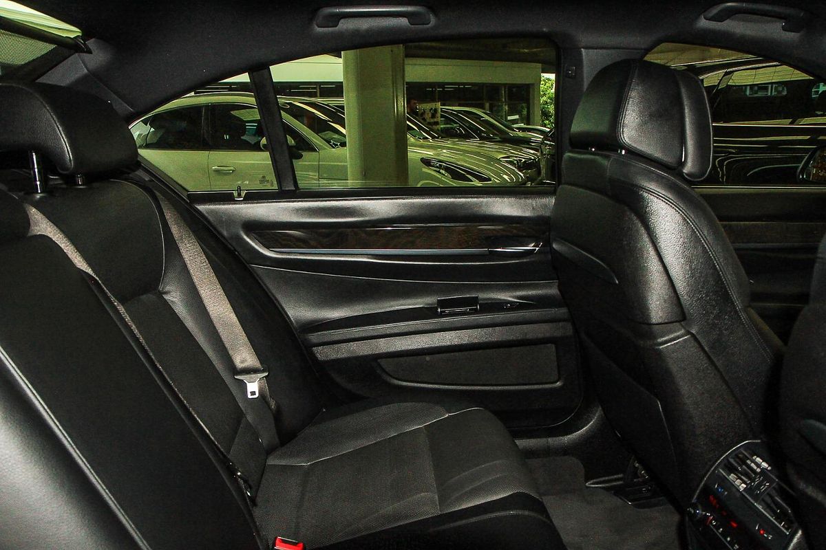 2013 BMW 7 Series 740i F01 LCI