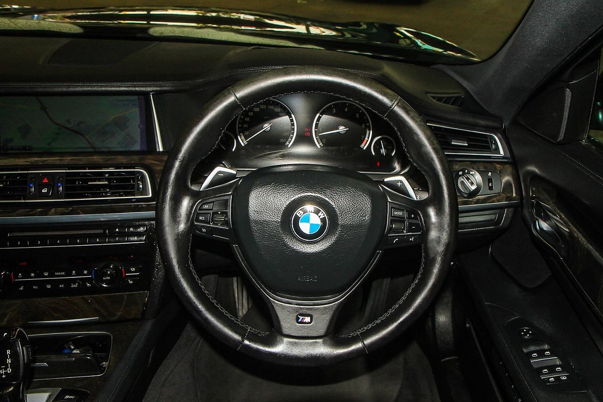 2013 BMW 7 Series 740i F01 LCI