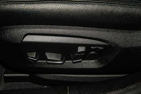 2013 BMW 7 Series 740i F01 LCI