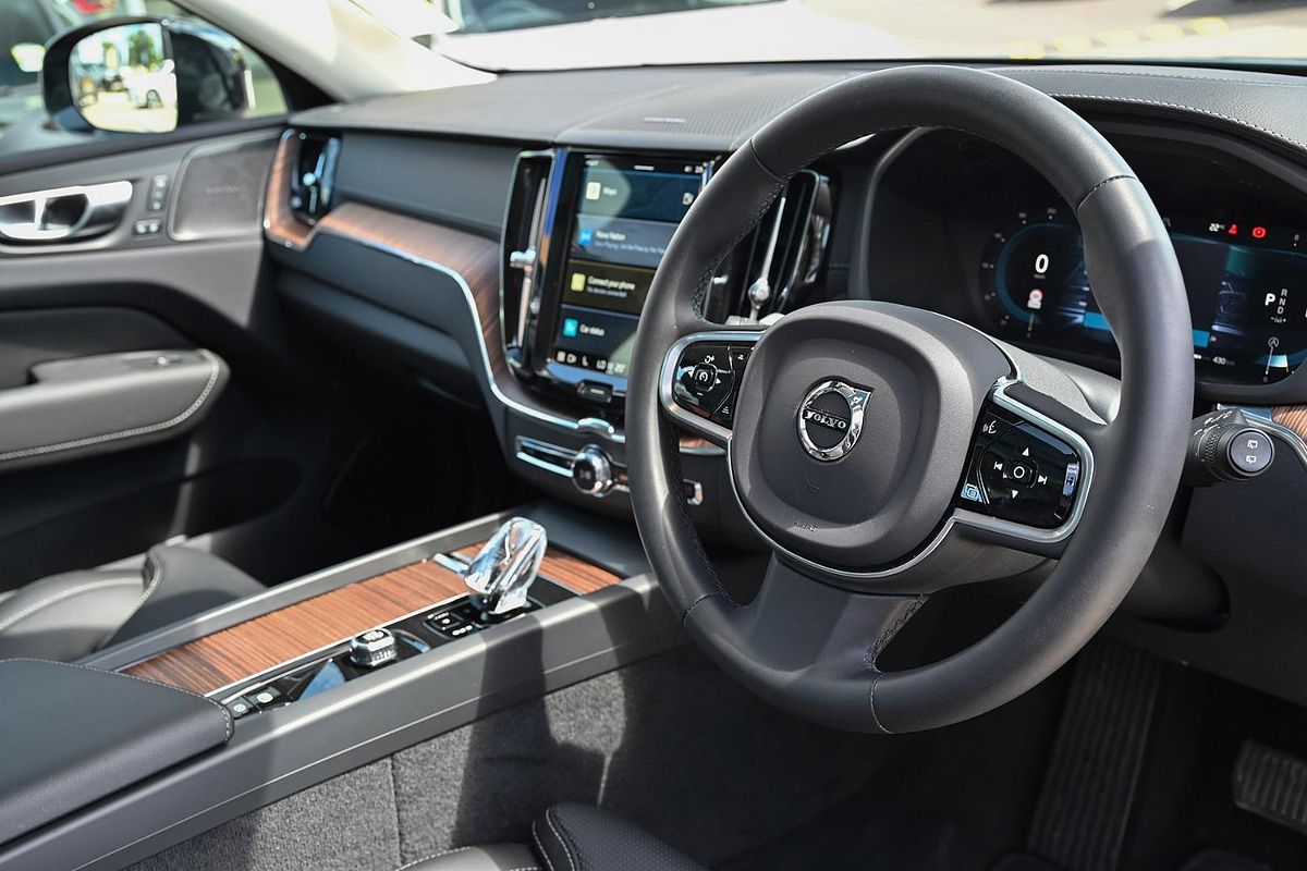 2023 Volvo XC60 Ultimate B6 Dark