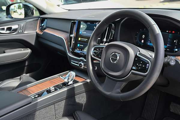 2023 Volvo XC60 Ultimate B6 Dark