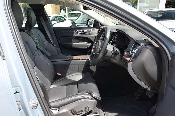 2023 Volvo XC60 Ultimate B6 Dark