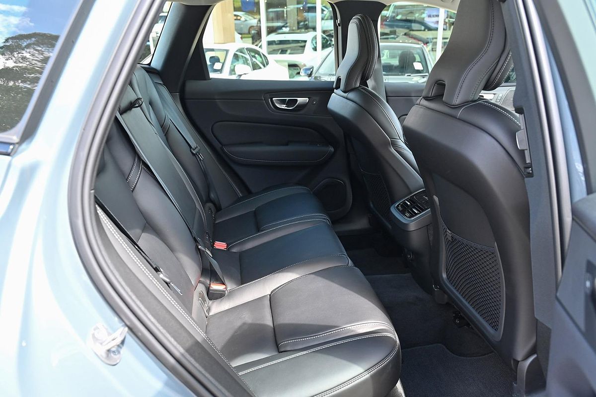 2023 Volvo XC60 Ultimate B6 Dark