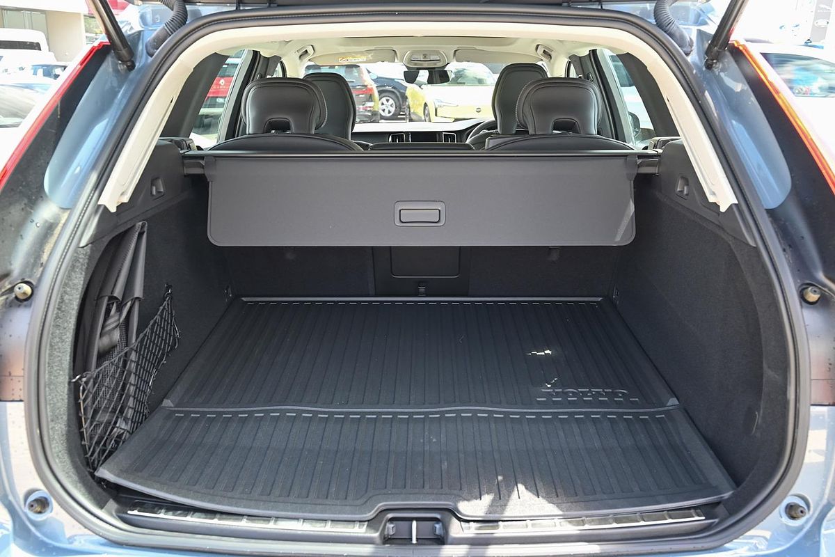 2023 Volvo XC60 Ultimate B6 Dark