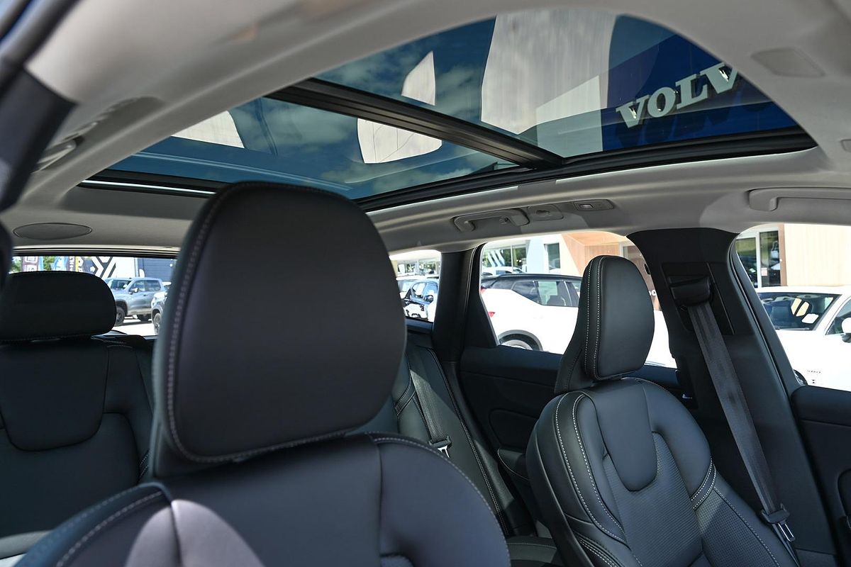 2023 Volvo XC60 Ultimate B6 Dark