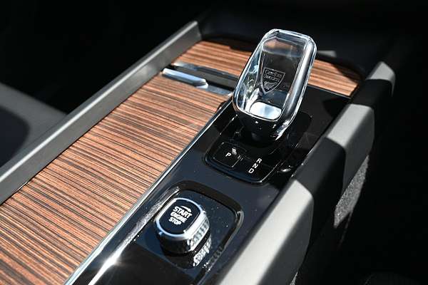 2023 Volvo XC60 Ultimate B6 Dark