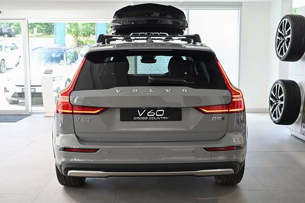 2024 Volvo V60 Cross Country Ultimate B5 Bright