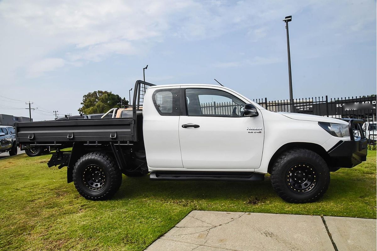 2018 Toyota Hilux SR GUN126R 4X4