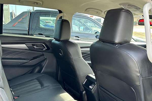 2023 Isuzu MU-X LS-T