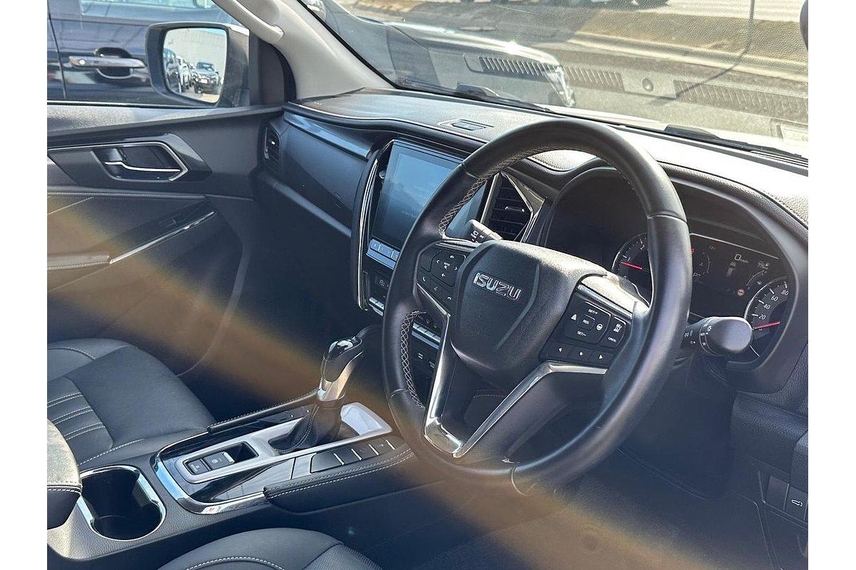 2023 Isuzu MU-X LS-T