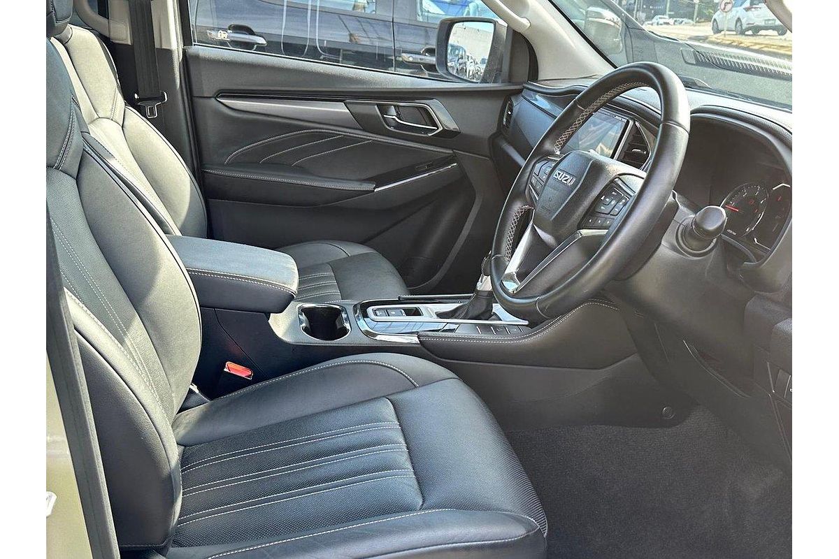 2023 Isuzu MU-X LS-T