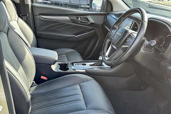 2023 Isuzu MU-X LS-T