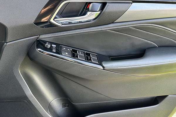 2023 Isuzu MU-X LS-T