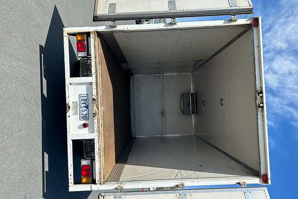 2014 Isuzu N Series NPR 250/300 Premium 4x2 MWB