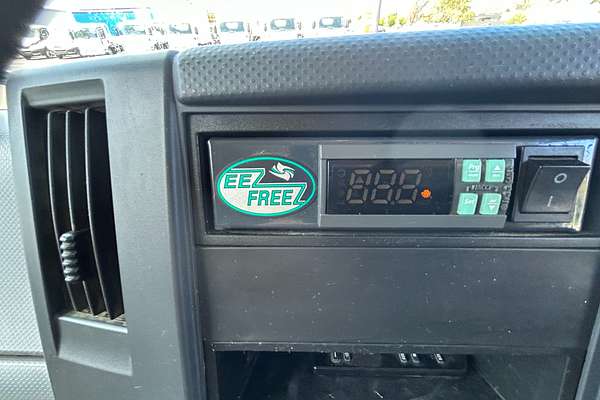 2014 Isuzu N Series NPR 250/300 Premium 4x2 MWB