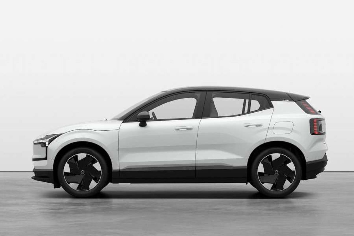 2024 Volvo EX30 Single Motor Extended Range Ultra