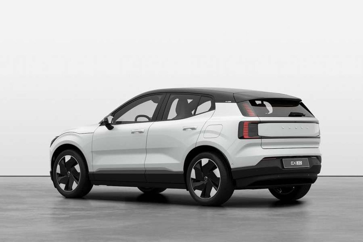 2024 Volvo EX30 Single Motor Extended Range Ultra