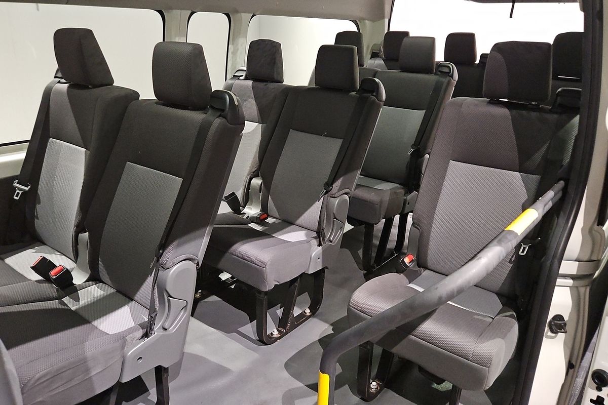 2021 Toyota Hiace Commuter GDH322R