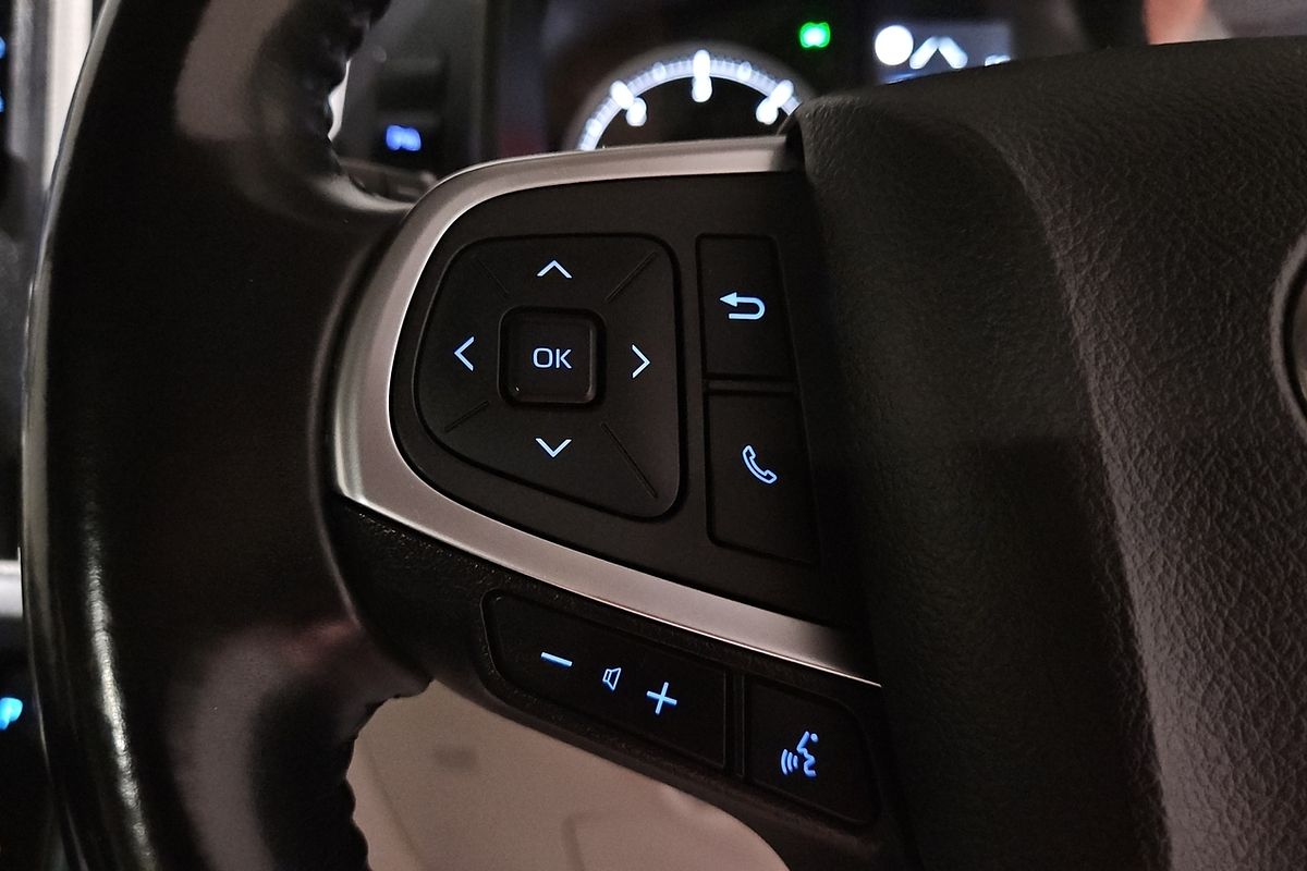 2021 Toyota Hiace Commuter GDH322R