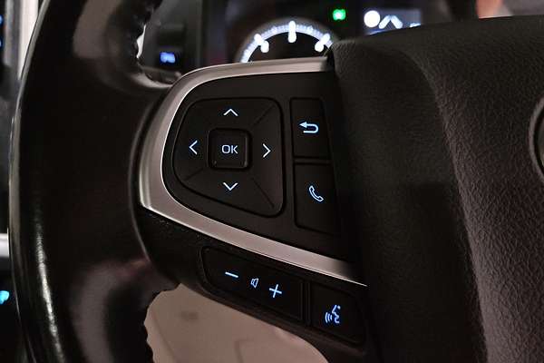 2021 Toyota Hiace Commuter GDH322R