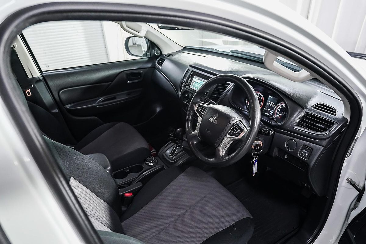 2020 Mitsubishi Triton GLX MR 4X4