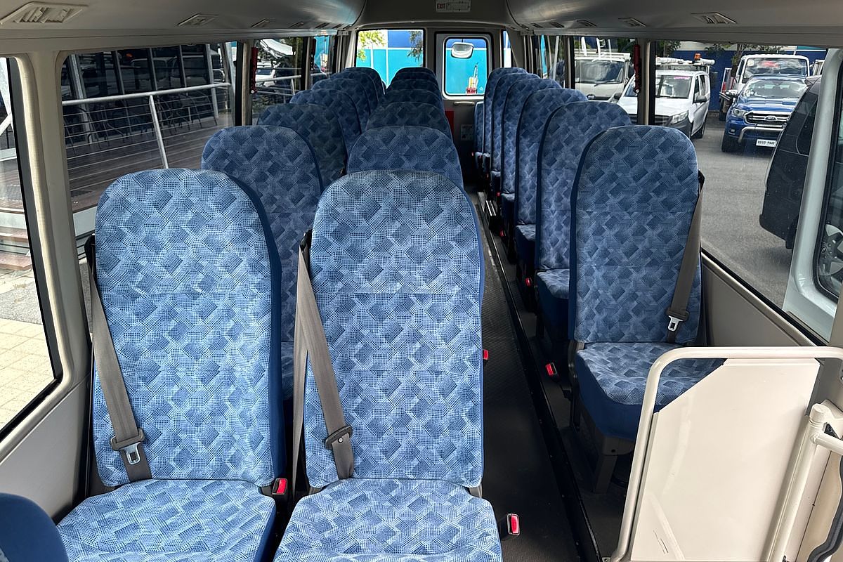 2018 Mitsubishi ROSA DELUXE BE600