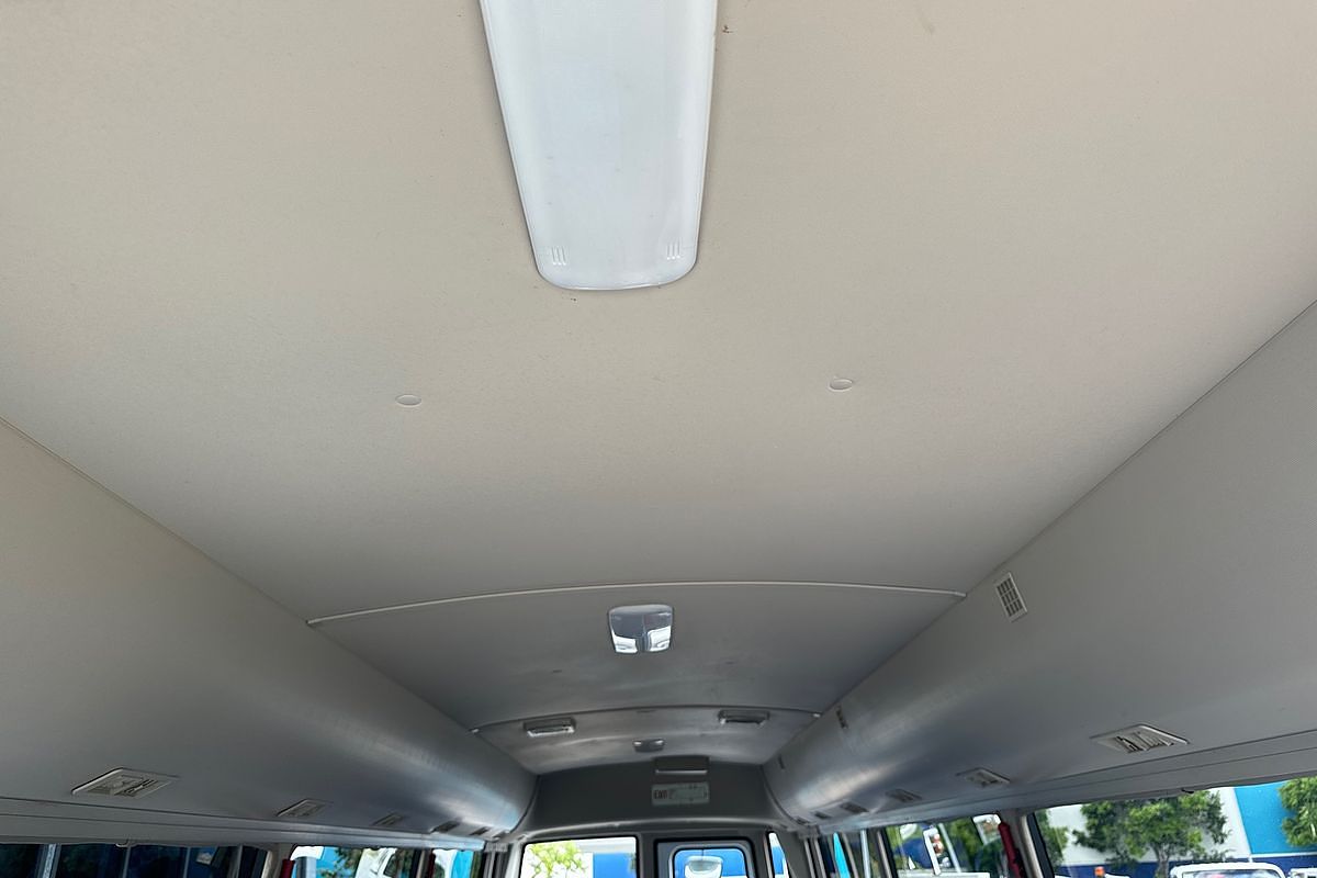 2018 Mitsubishi ROSA DELUXE BE600