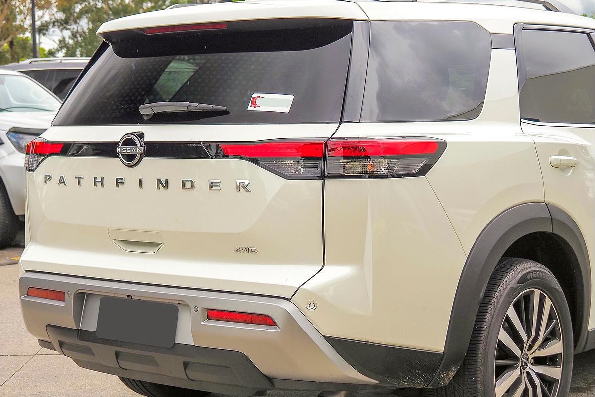 2023 Nissan Pathfinder Ti-L R53