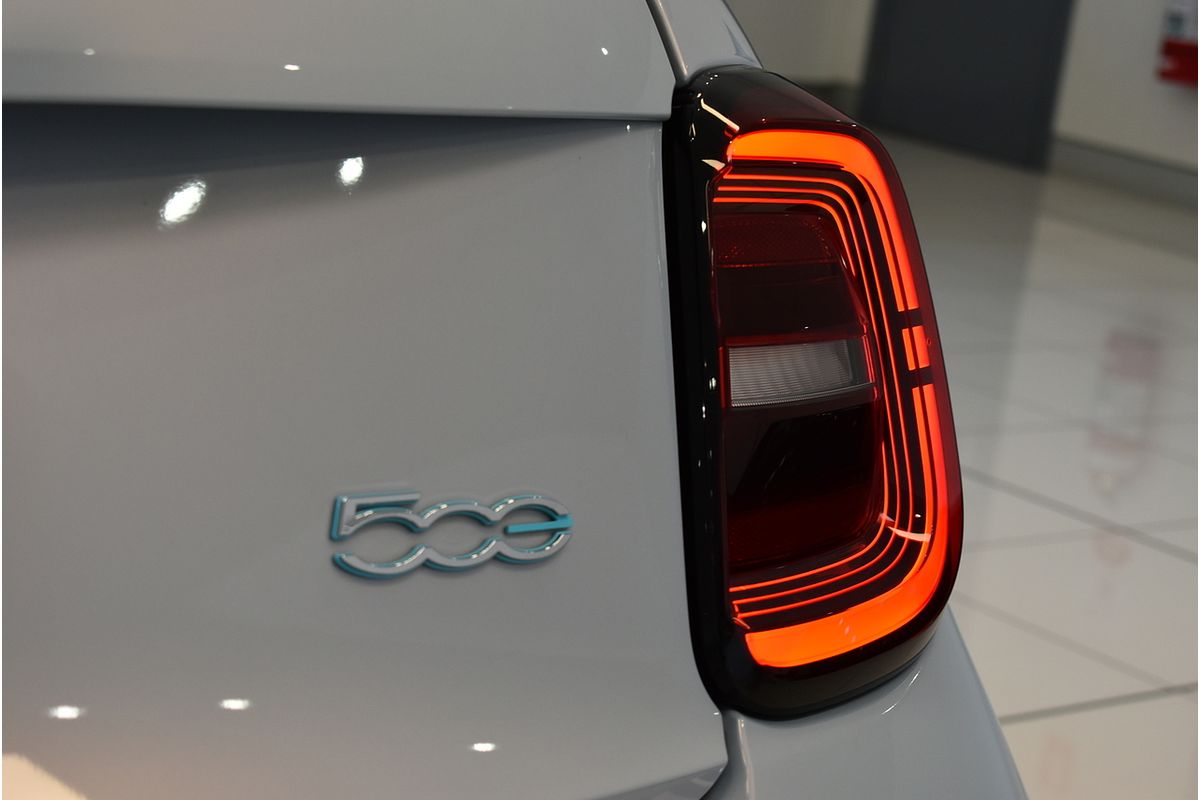 2023 Fiat 500e La Prima