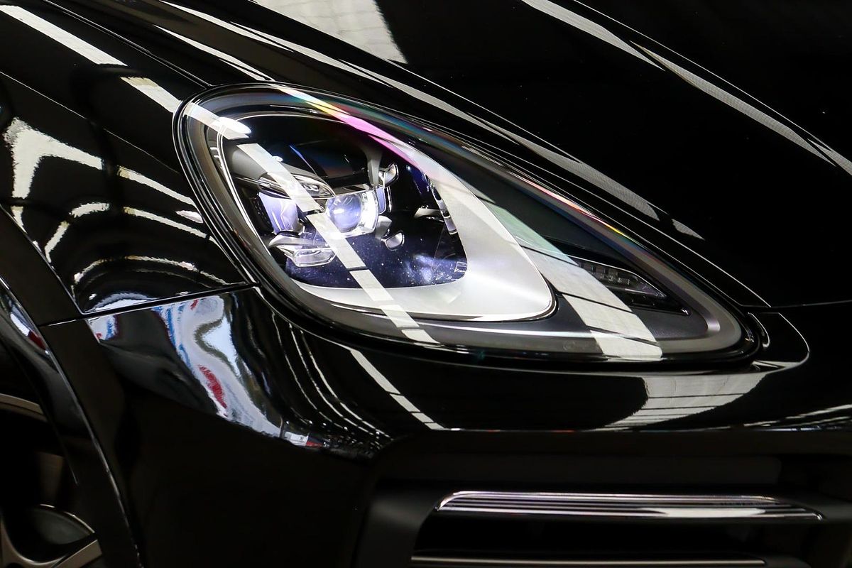 2022 Porsche Cayenne Platinum Edition 9YA