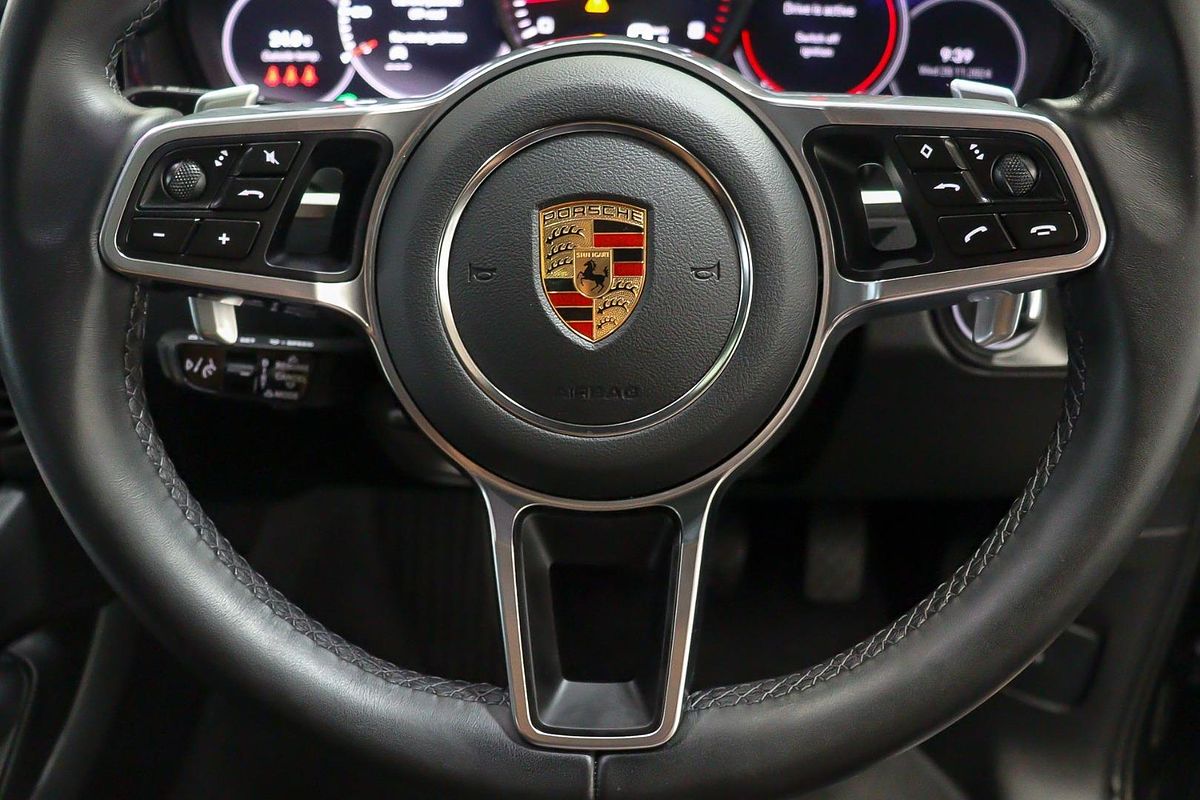 2022 Porsche Cayenne Platinum Edition 9YA