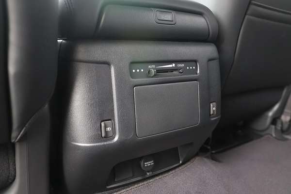 2024 Nissan Patrol Ti-L Y62