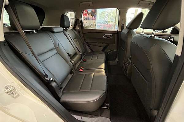 2024 Nissan X-TRAIL ST-L T33