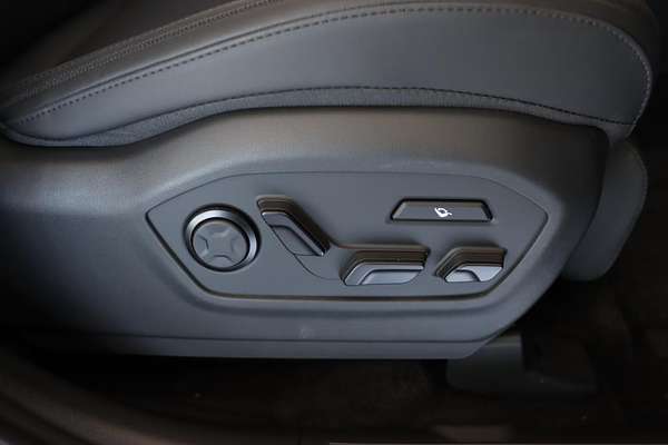 2024 Hyundai Santa Fe Hybrid Calligraphy MX5.V1