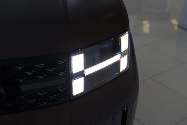 2024 Hyundai Santa Fe Hybrid Calligraphy MX5.V1