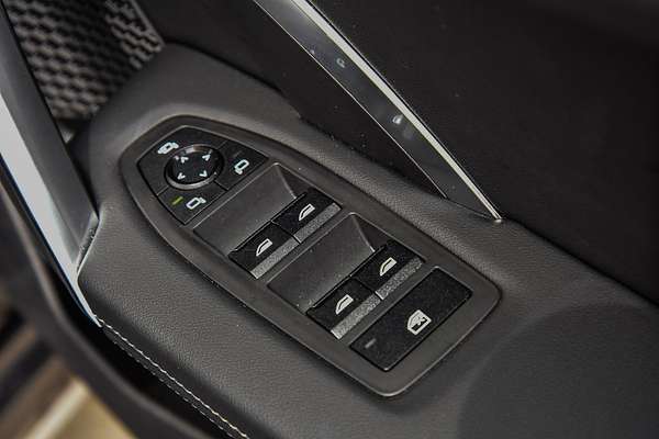 2024 BMW iX1 xDrive30 xLine U11