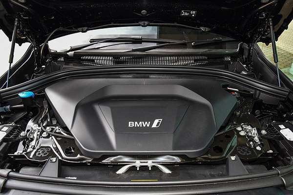 2024 BMW iX1 xDrive30 xLine U11