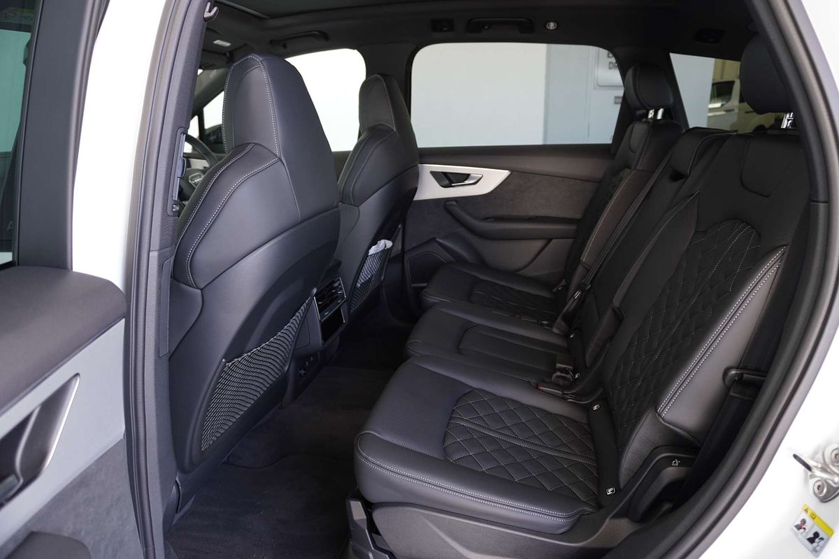 2024 Audi Q7 50 TDI S line 4M