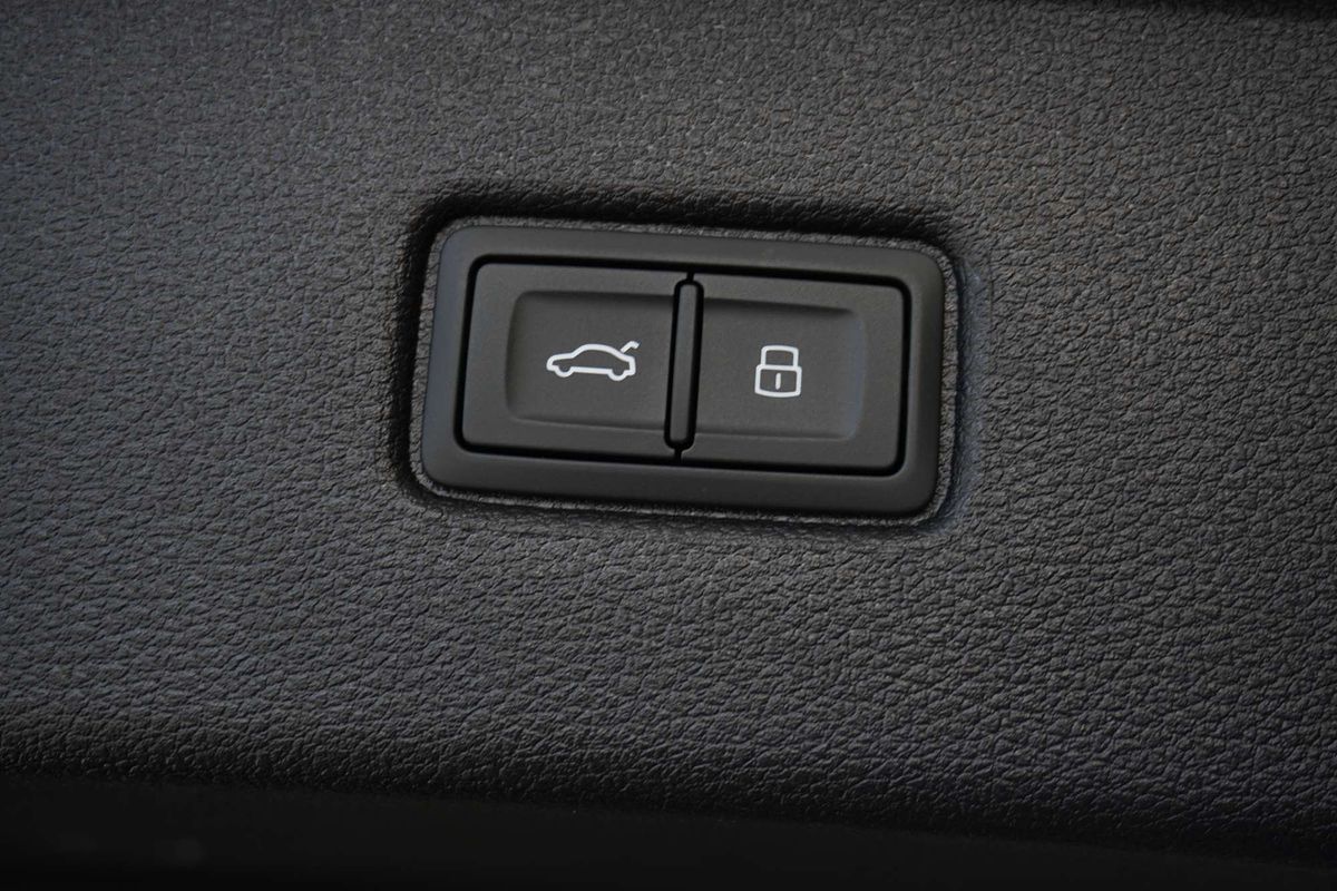 2024 Audi Q7 50 TDI S line 4M