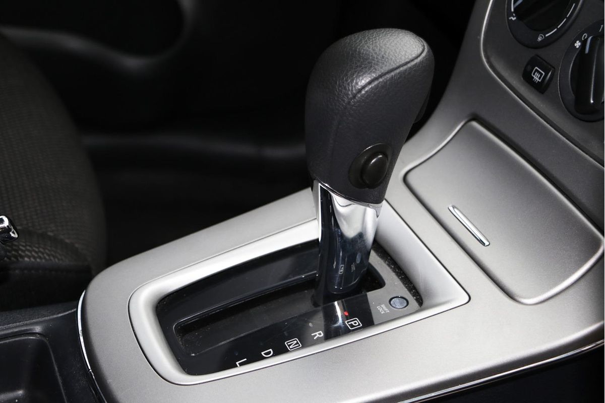 2013 Nissan Pulsar ST C12