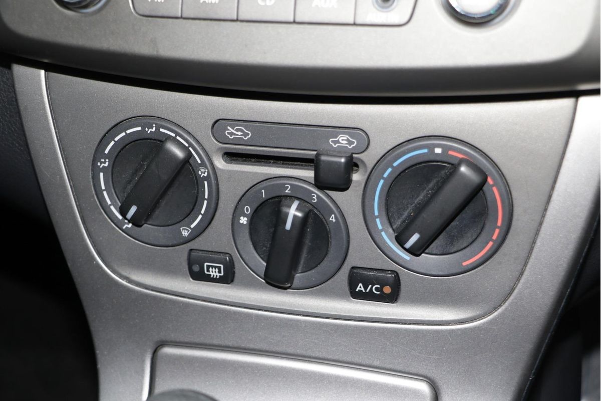 2013 Nissan Pulsar ST C12